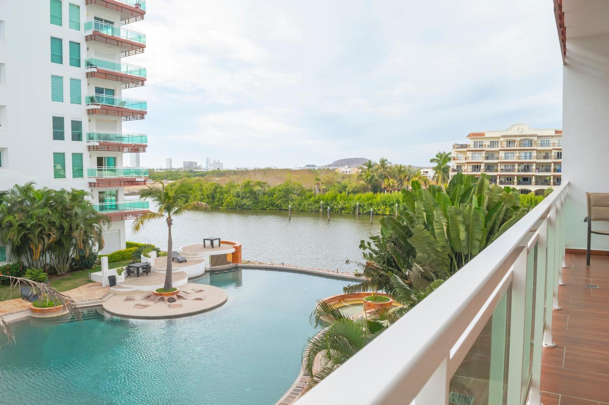 Condominio Con Una Bonita Vista Del Puerto Deportivo De G P S Rentas Mazatlán Exteriör bild